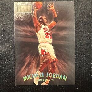 1997-98 Skybox Premium - Michael Jordan #29